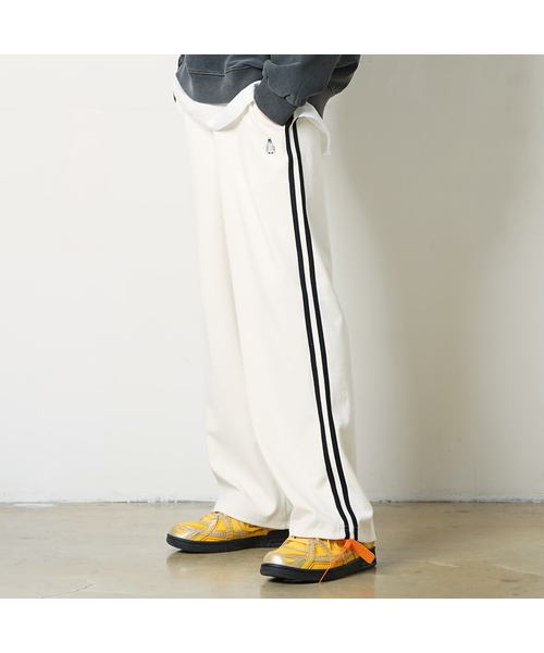 GAKKAI UNIONS(ガッカイユニオンズ)の「ワイドスウェットパンツアイボリー(スウェットパンツ・レディース・その他・SMALL/MEDIUM/LARGE)」の1枚目の写真