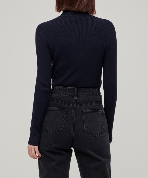 MUSINSA STANDARD WOMAN（ムシンサスタンダードウーマン）の「ウィメンズリブスリムタートルネックニット[ネイビー]（ニット/セーター・レディース・その他・SMALL/MEDIUM/LARGE/X-SMALL）」の3枚目の写真