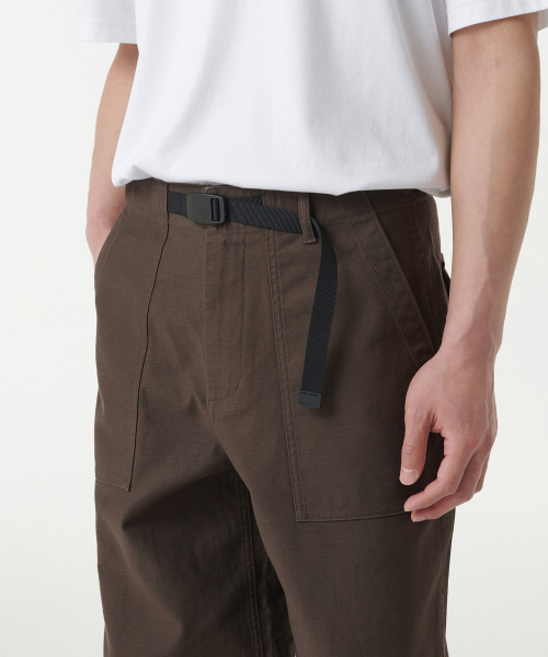 MUSINSA STANDARD（ムシンサスタンダード）の「ホワイトサテンワイドベルト付きパーティグパンツ[ブラウン]（その他パンツ・メンズ・その他・26/27/28/29/30/31/32/33/34/36/38/40/42）」の4枚目の写真