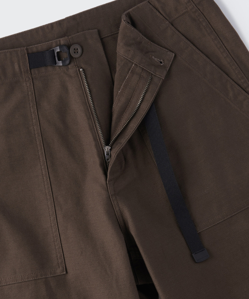 MUSINSA STANDARD（ムシンサスタンダード）の「ホワイトサテンワイドベルト付きパーティグパンツ[ブラウン]（その他パンツ・メンズ・その他・26/27/28/29/30/31/32/33/34/36/38/40/42）」の5枚目の写真