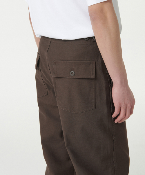MUSINSA STANDARD（ムシンサスタンダード）の「ホワイトサテンワイドベルト付きパーティグパンツ[ブラウン]（その他パンツ・メンズ・その他・26/27/28/29/30/31/32/33/34/36/38/40/42）」の7枚目の写真