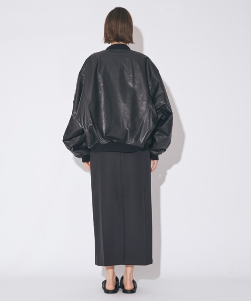 beautiful people（ビューティフルピープル）の「light lamb leather  fanshape MA-1blouson（MA-1・レディース・ブラック/ダークブラウン・38）」の8枚目の写真