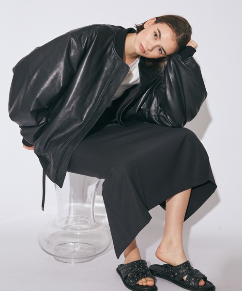 beautiful people（ビューティフルピープル）の「light lamb leather  fanshape MA-1blouson（MA-1・レディース・ブラック/ダークブラウン・38）」の10枚目の写真