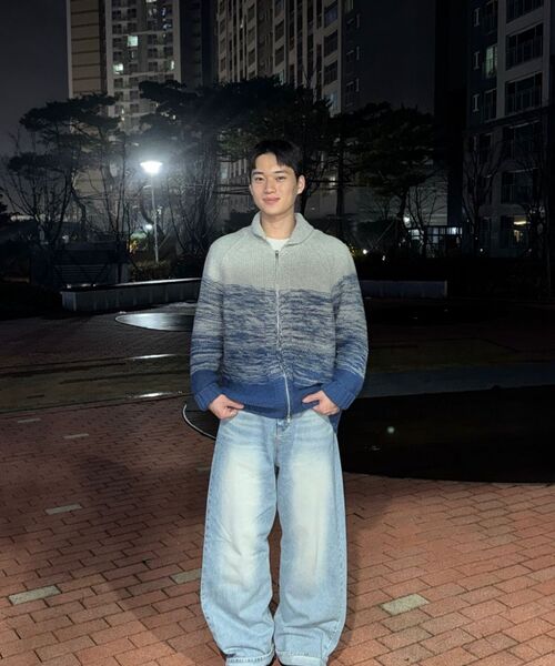 SUARE(スアレ)の「ウールグラデーションコーウィチャンニットブルー(ニット/セーター・レディース・ブルー・MEDIUM/LARGE)」の6枚目の写真