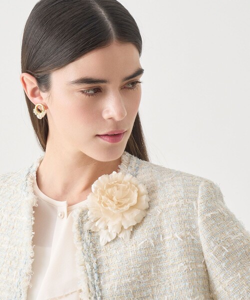 ANAYI（アナイ）の「【Eternal Line 2026】ダリアコサージュ（ブローチ/コサージュ・レディース・アイボリー/ネイビー・FREE）」の2枚目の写真