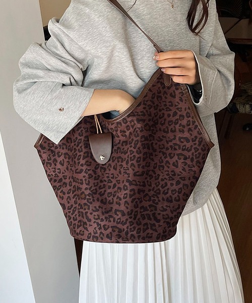 LA VORAGINE(ラ ヴォラジネ)の「ヒョウ柄バケツ大容量トートバッグ(トートバッグ・レディース・ブラウン/ダークブラウン/ブラウン系1/ブラック・FREE)」の4枚目の写真