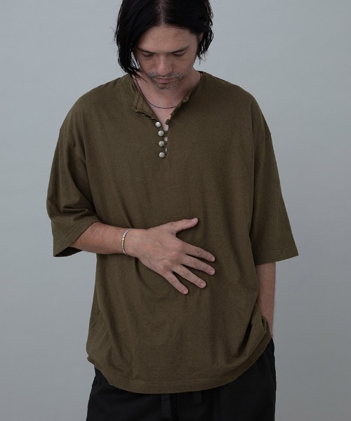 EGO TRIPPING(エゴトリッピング)の「mt10121- EUROHENRY ヘンリーネックTシャツ(666610)(Tシャツ/カットソー・メンズ・ブラック/ベージュ/チャコール・46/48)」の15枚目の写真