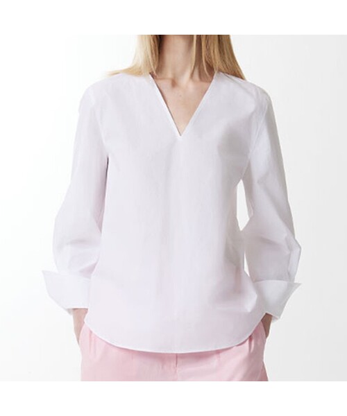 VOYONN(ボヨン)の「Vネックコットンシャツホワイト0041(シャツ/ブラウス・レディース・ホワイト・MEDIUM)」の1枚目の写真
