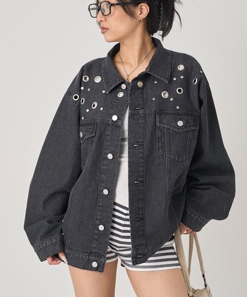 WHO'S WHO gallery（フーズフーギャラリー）の「【UNISEX/ユニセックス】アイレットデニムジャケット（デニムジャケット・レディース・ブラック/サックスブルー/ネイビー・MEDIUM/LARGE）」の4枚目の写真