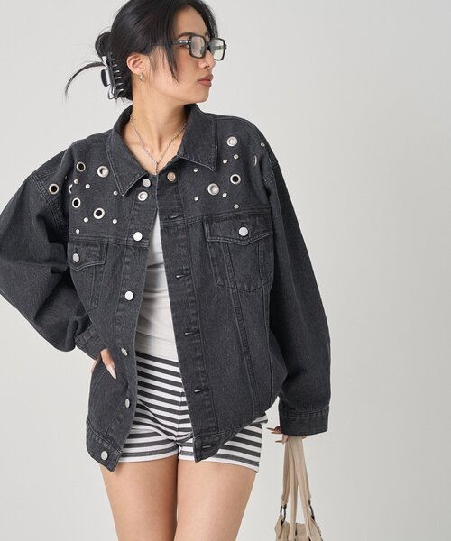 WHO'S WHO gallery（フーズフーギャラリー）の「【UNISEX/ユニセックス】アイレットデニムジャケット（デニムジャケット・レディース・ブラック/サックスブルー/ネイビー・MEDIUM/LARGE）」の5枚目の写真