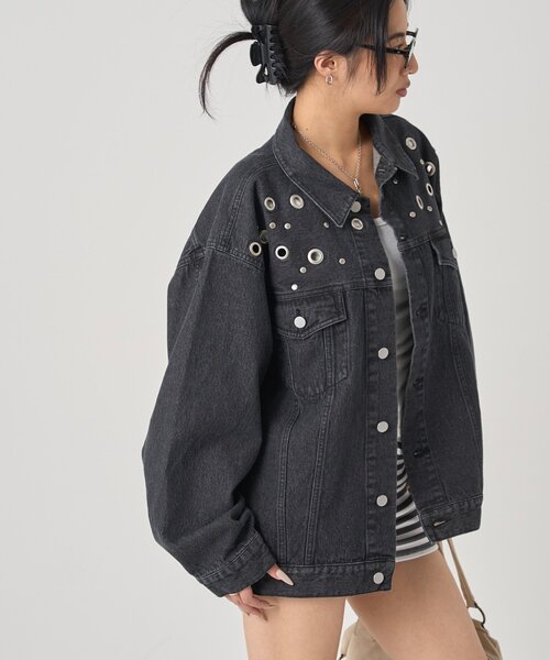 WHO'S WHO gallery（フーズフーギャラリー）の「【UNISEX/ユニセックス】アイレットデニムジャケット（デニムジャケット・レディース・ブラック/サックスブルー/ネイビー・MEDIUM/LARGE）」の6枚目の写真