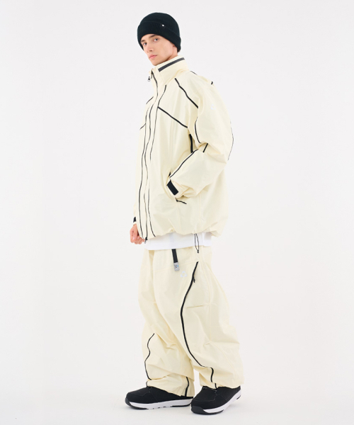 DOLL OUTERWEAR（ドラ アウターウェア）の「[DOLL x DUMDIDUM] 2526 スリックジャケット&パンツセット アイボリー 男女共用（セットアップ・レディース・その他・SMALL/MEDIUM/LARGE/X-LARGE）」の7枚目の写真