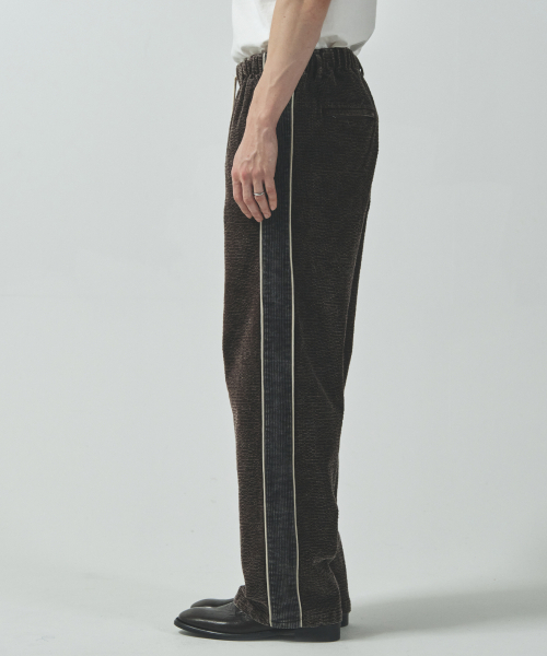 ECORR(エコル)の「コーデュロイトラックパンツ_ブラウン(その他パンツ・メンズ・その他・1(M)/2(L)/3(XL))」の2枚目の写真