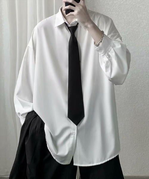 WYZ wear（ダブリューワイジィーウェア）の「ネクタイ付きオーバーサイズシャツ/ユニセックス（シャツ/ブラウス・メンズ・ブラック/ホワイト/グレー・M/L/XL）」の4枚目の写真