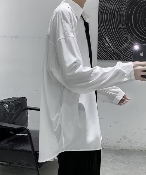 WYZ wear（ダブリューワイジィーウェア）の「ネクタイ付きオーバーサイズシャツ/ユニセックス（シャツ/ブラウス・メンズ・ブラック/ホワイト/グレー・M/L/XL）」の10枚目の写真