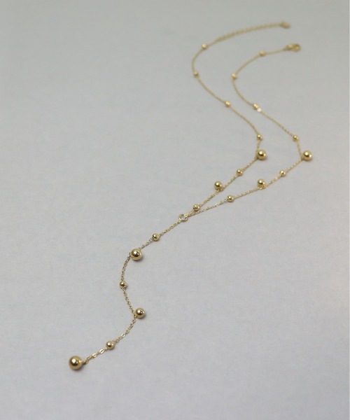 ieLS（イエルズ）の「金属アレルギー対応「ieLS」ステンレス Y字ボールネックレス（ネックレス・レディース・ゴールド/シルバー・ONE SIZE）」の2枚目の写真