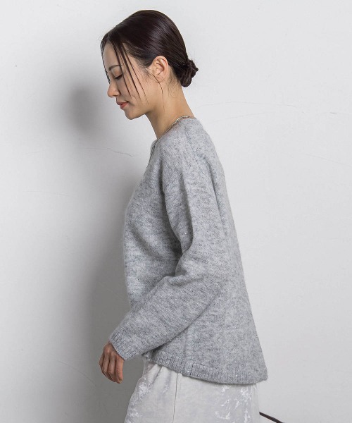 LAUTREAMONT(ロートレアモン)の「スパンコールクルーネックニット≪洗える≫(ニット/セーター・レディース・ネイビー/ライトグレー/グリーン・9号)」の9枚目の写真