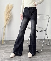 Amulet（アミュレット）の「脚をまっすぐきれいに見せる頼れる一本◎ デニムライクフレアパンツ（デニムパンツ）」