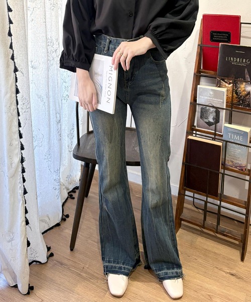 Amulet（アミュレット）の「脚をまっすぐきれいに見せる頼れる一本◎ デニムライクフレアパンツ（デニムパンツ・レディース・ブルー/ブラック・L/S/M/XL）」の5枚目の写真