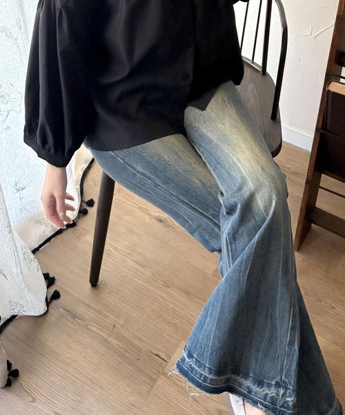 Amulet（アミュレット）の「脚をまっすぐきれいに見せる頼れる一本◎ デニムライクフレアパンツ（デニムパンツ・レディース・ブルー/ブラック・L/S/M/XL）」の6枚目の写真