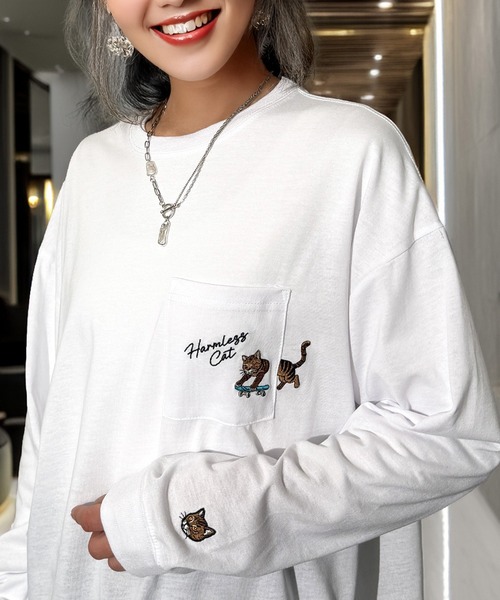 Candlestick(キャンドルスティック)の「タギング ゴースト キャット ストリート ロンT(Tシャツ/カットソー・レディース・ネイビー系1/ブラック系3/ブラック系1/杢グレー/ネイビー系2/ブラック系4/ブラック系2/ダークグリーン/ブラック系5/ホワイト系2/ホワイト系1/ホワイト系・L/M/LL)」の4枚目の写真