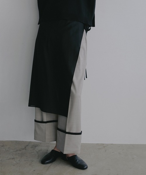 MANOF(マノフ)の「SKIRT LAYERED WIDE PANTS(その他パンツ・レディース・ブラック/イエロー・S/M)」の3枚目の写真