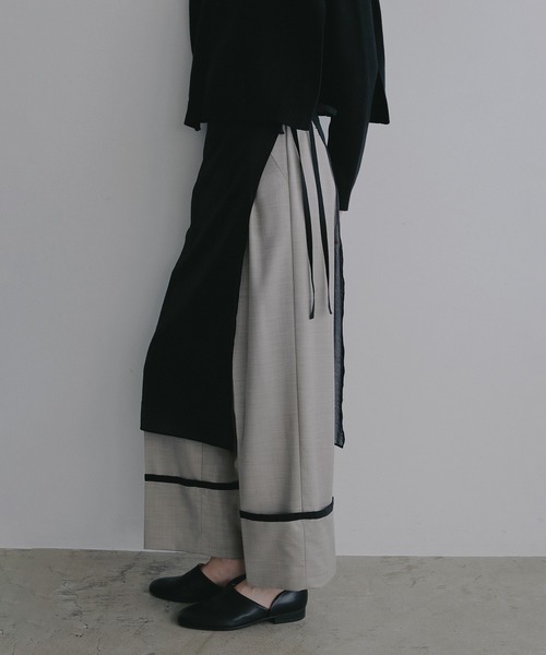 MANOF(マノフ)の「SKIRT LAYERED WIDE PANTS(その他パンツ・レディース・ブラック/イエロー・S/M)」の4枚目の写真