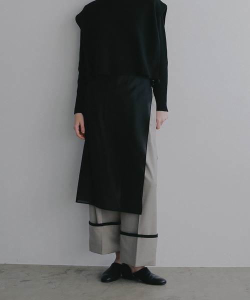 MANOF(マノフ)の「SKIRT LAYERED WIDE PANTS(その他パンツ・レディース・ブラック/イエロー・S/M)」の9枚目の写真