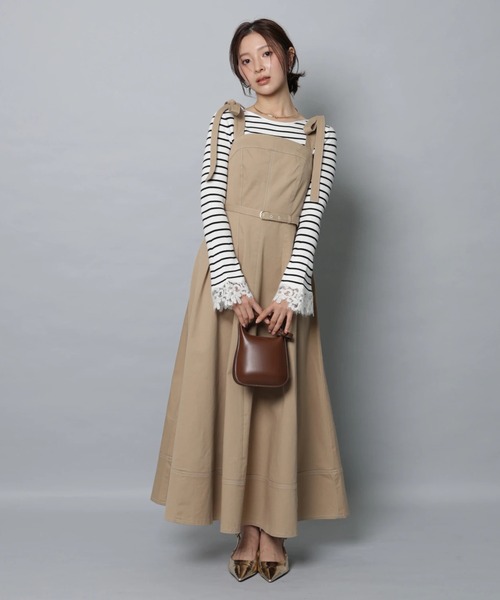 Apuweiser-riche（アプワイザーリッシェ）の「リボンショルダーデニムジャンスカ（ワンピース・レディース・ネイビー/キャメル・2/1/0）」の7枚目の写真