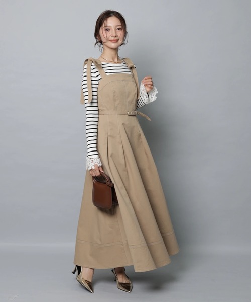 Apuweiser-riche（アプワイザーリッシェ）の「リボンショルダーデニムジャンスカ（ワンピース・レディース・ネイビー/キャメル・2/1/0）」の9枚目の写真