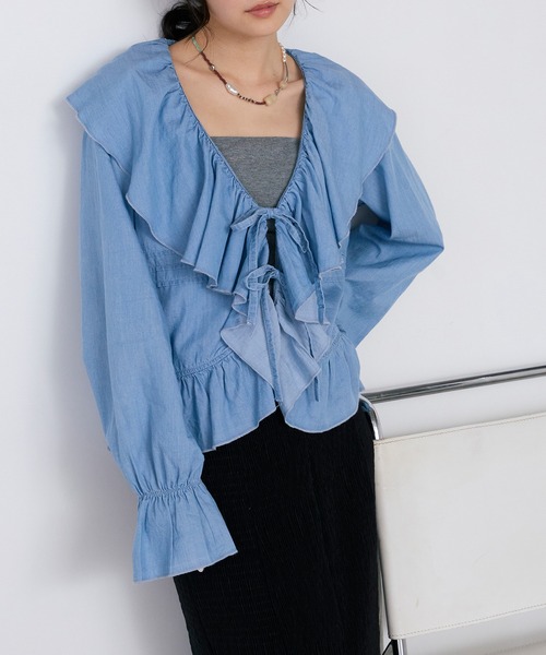 forksy.(フォルクシー)の「【forksy.】ラッフルフリル リボン ライトデニム ブラウス(シャツ/ブラウス・レディース・ネイビー/ライトグレー/ライトブルー/ブラック・FREE)」の4枚目の写真