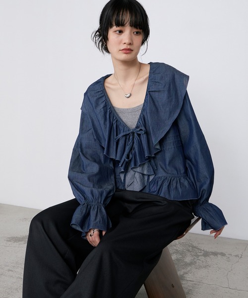forksy.(フォルクシー)の「【forksy.】ラッフルフリル リボン ライトデニム ブラウス(シャツ/ブラウス・レディース・ネイビー/ライトグレー/ライトブルー/ブラック・FREE)」の6枚目の写真