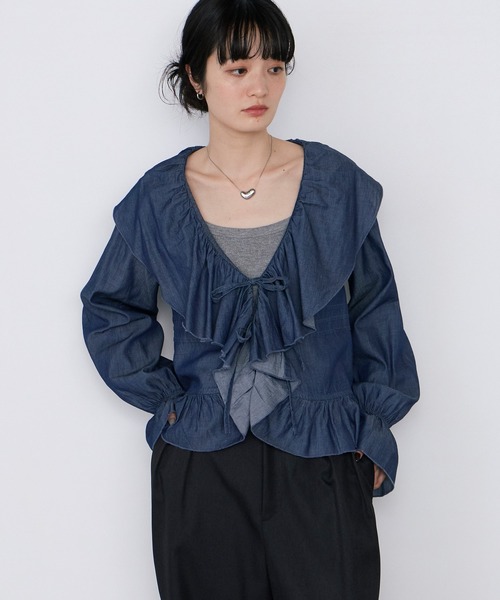 forksy.(フォルクシー)の「【forksy.】ラッフルフリル リボン ライトデニム ブラウス(シャツ/ブラウス・レディース・ネイビー/ライトグレー/ライトブルー/ブラック・FREE)」の7枚目の写真