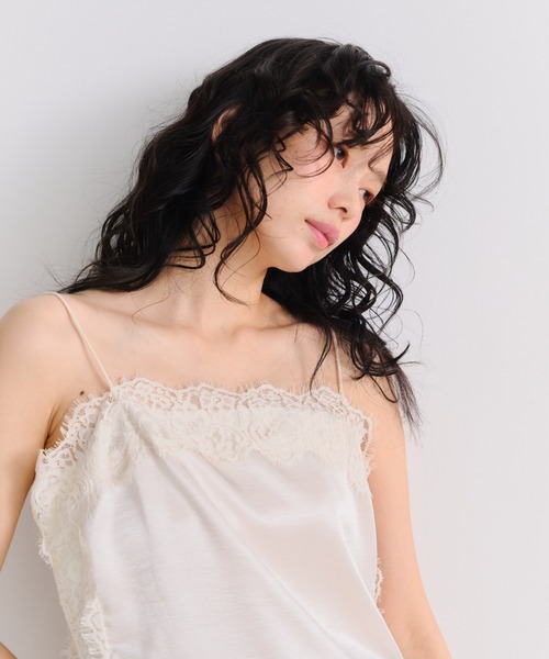 Shelly island(シェリーアイランド)の「サテン裾レースインナーキャミソール(キャミソール・レディース・ホワイト/ブラック・FREE)」の11枚目の写真