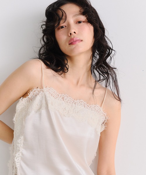 Shelly island(シェリーアイランド)の「サテン裾レースインナーキャミソール(キャミソール・レディース・ホワイト/ブラック・FREE)」の9枚目の写真