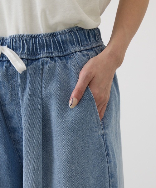 AMERICAN HOLIC（アメリカンホリック）の「イージーデニムワイドパンツ（デニムパンツ・レディース・ライトインディゴブルー/インディゴブルー・L/M）」の6枚目の写真