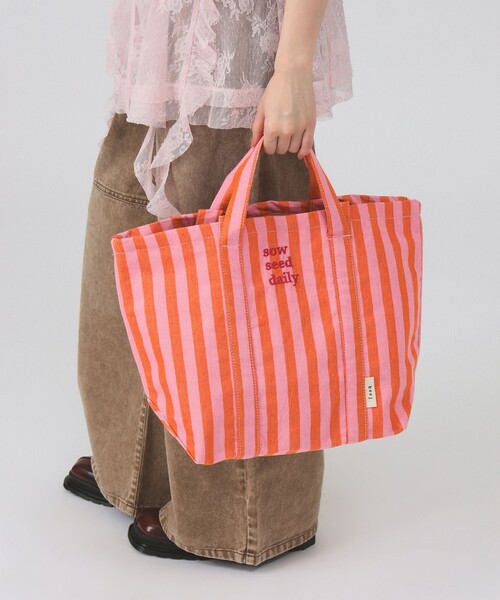 beej(ビージ)の「【WEB限定】beej / ストライプ トートバッグ(トートバッグ・レディース・ブラック/イエロー/オレンジ・ONE SIZE)」の3枚目の写真