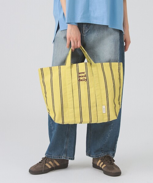 beej(ビージ)の「【WEB限定】beej / ストライプ トートバッグ(トートバッグ・レディース・ブラック/イエロー・ONE SIZE)」の4枚目の写真