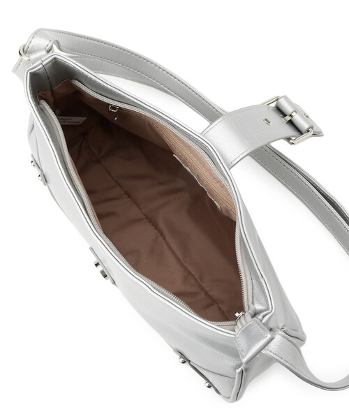 SHOO・LA・RUE（シューラルー）の「ベルトデザインショルダーバッグ（ショルダーバッグ・レディース・シルバー/ブラック・00）」の12枚目の写真
