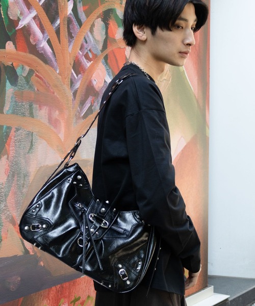 ALAND(エーランド)の「【UNISEX】ALAND/ワッペンロゴロンT(Tシャツ/カットソー・レディース・ホワイト/ブラック/レッド/ブルー・MEDIUM/LARGE)」の6枚目の写真