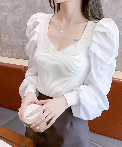 SallyLunn(サリーラン)の「Vネック袖ギャザーニット(ニット/セーター・レディース・ブラック/ベージュ/ホワイト・LARGE/MEDIUM)」の2枚目の写真