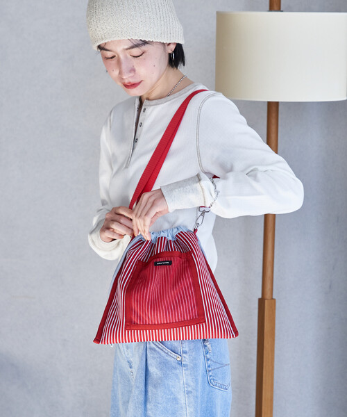 FREAK'S STORE（フリークスストア）の「マルチウェイ 配色ニットフリルショルダーバッグ 限定展開（ショルダーバッグ・レディース・ピンク/ブラウン/サックスブルー/ブラック/ベージュ・ONE SIZE）」の20枚目の写真
