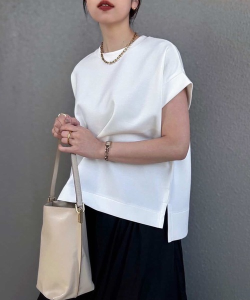 Emma Taylor(エマテイラー)の「ライトダンボールサイドスリットプルオーバー(Tシャツ/カットソー・レディース・サックスブルー/ブラック/ライトイエロー/トップグレー/ホワイト/ベージュ/チャコールグレー・FREE/FL)」の8枚目の写真