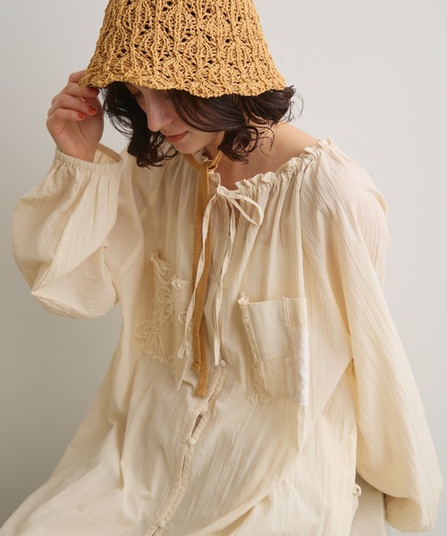 Crisp(クリスプ)の「モチーフレースデザインスモックワンピース(ワンピース・レディース・アイボリー・FREE)」の1枚目の写真