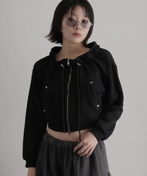 オフショルショートジップスウェット