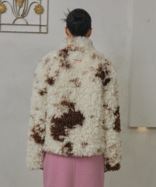 CANAL JEAN（キャナルジーン）の「OURSAALTY　Moo-A Fur Jumper（その他アウター・レディース・アイボリー・ONE SIZE）」の4枚目の写真