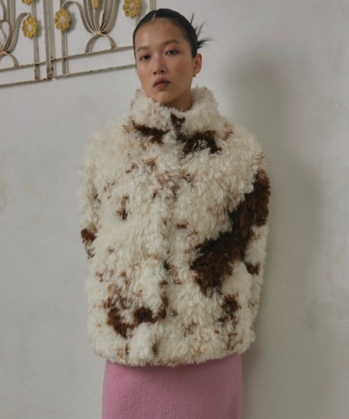 CANAL JEAN（キャナルジーン）の「OURSAALTY　Moo-A Fur Jumper（その他アウター・レディース・アイボリー・ONE SIZE）」の2枚目の写真