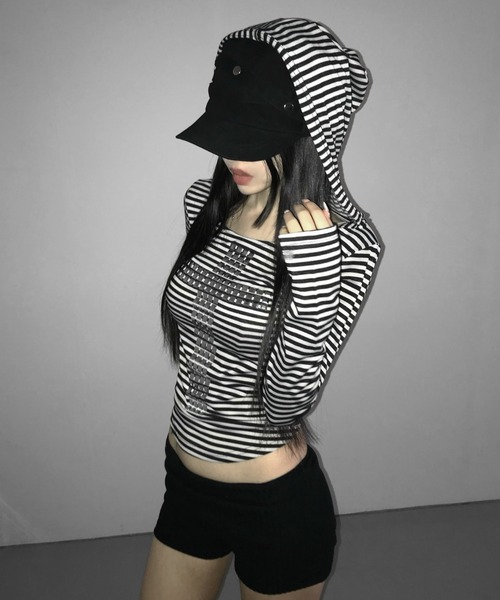 THEAIRTOWN(ジエアタウン)の「zebra cross hoodie(パーカー・レディース・ブラック・FREE)」の4枚目の写真