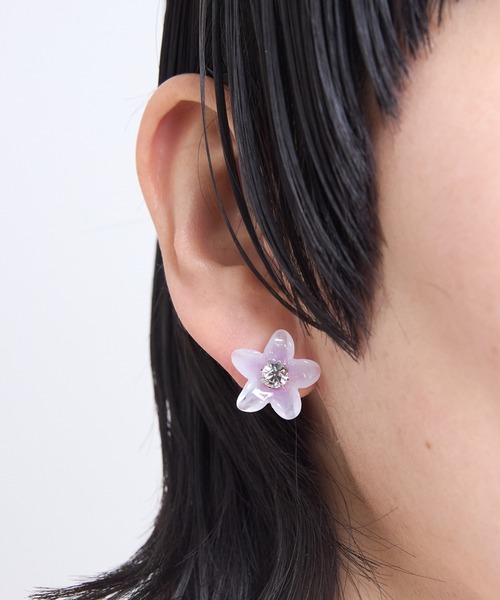 Zoule(ゾーラ)の「Zoule ゾーラ:Soleaシリーズ hibiscus ハイビスカス ピアス(ピアス(両耳用)・レディース・ホワイト/ブルー・FREE)」の4枚目の写真