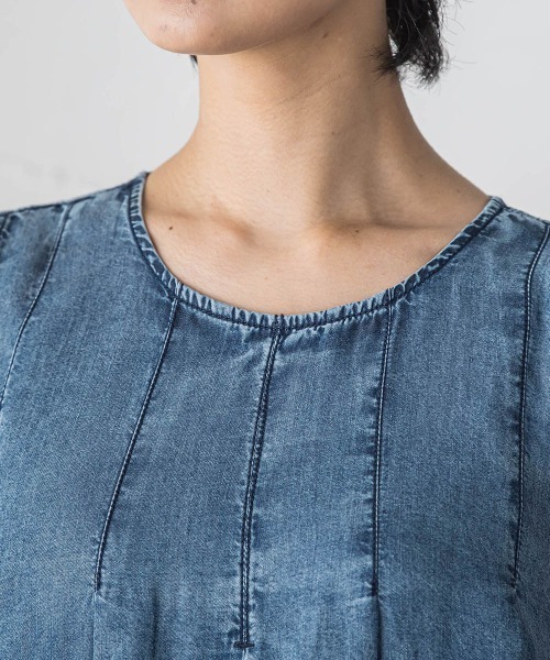 MAYSON GREY(メイソングレイ)の「ゆれるデニムノースリーブワンピース(ワンピース・レディース・ブルー/ネイビー・M)」の3枚目の写真